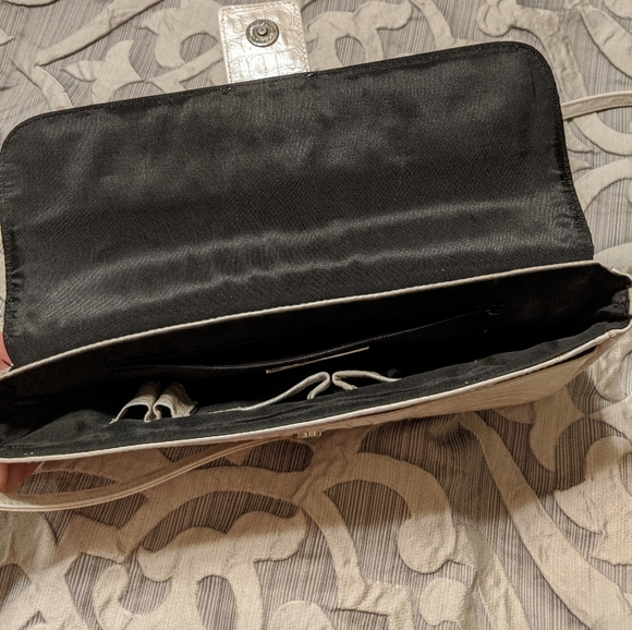 Preston & York crossbody croc. bag - Picture 5 of 5